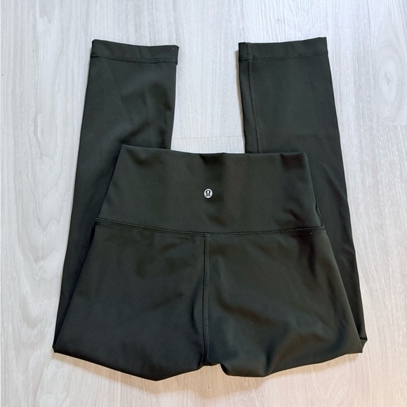 Lululemon Wunder Under Crop Dark Olive Full-On Luxtreme 21” Sz 4 Like New - Picture 8 of 9